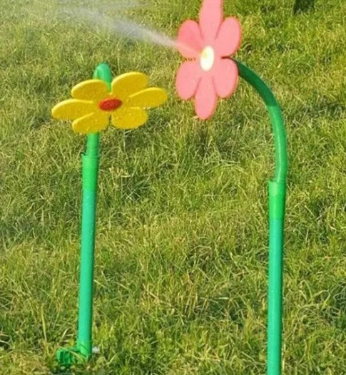 🔥Hot Sale 49% OFF🌻Funny Dancing Flower Yard Lawn Sprinkler✨